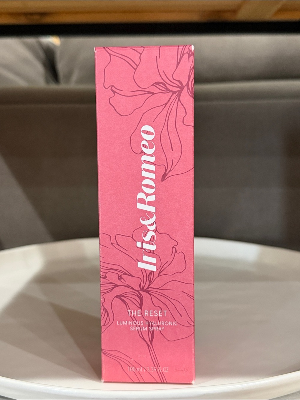 The Reset Luminous Hyaluronic Acid & Niacinamide Serum Spray